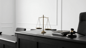 זכות לייצוג חינם: כל מה שצריך לדעת על סיוע משפטי ציבורי